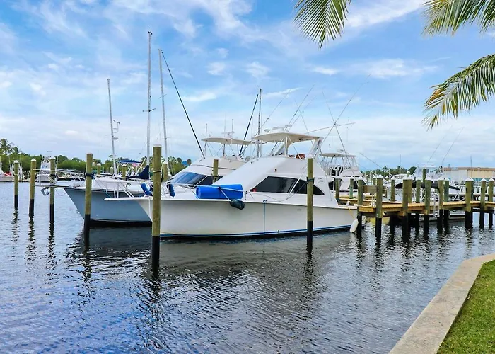 Sailfish Suites 1 - Waterfront & Pet Friendly